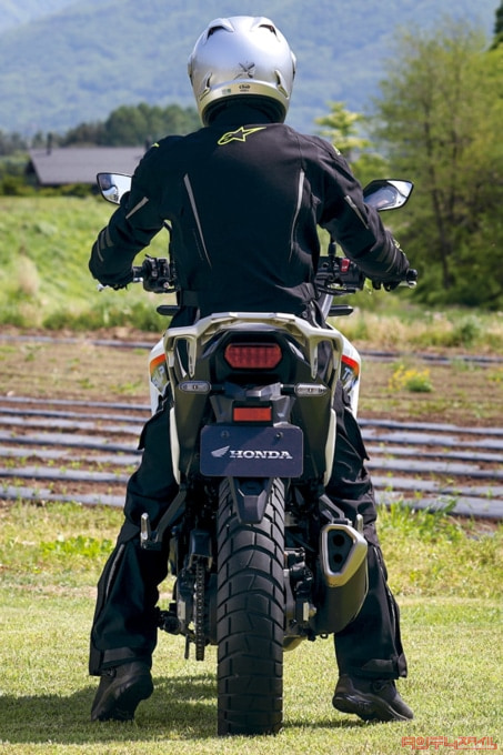 HONDA XL750 TRANSALP(2023年モデル)足つき