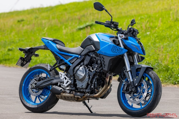 SUZUKI GSX-8S(2023年モデル)7:3ビュー