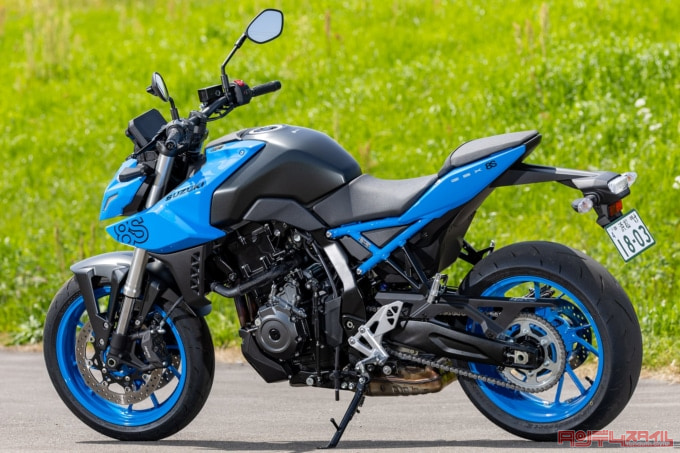 SUZUKI GSX-8S(2023年モデル)逆7:3ビュー