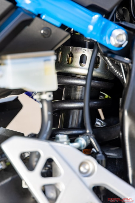 SUZUKI GSX-8S(2023年モデル)リヤショック