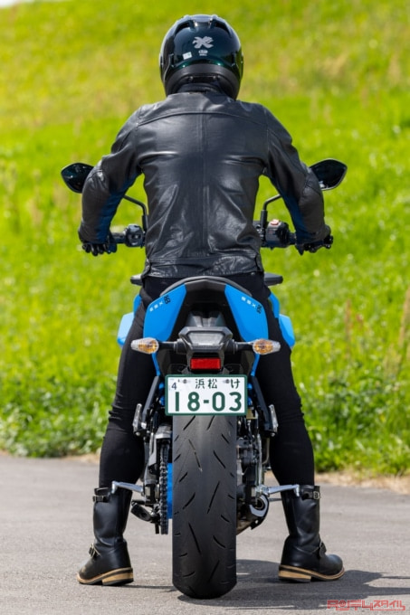 SUZUKI GSX-8S(2023年モデル)足つき