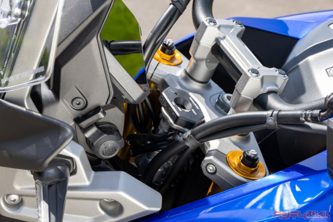 SUZUKI V-STROM1050DE(2023年モデル)フロントフォーク調節機構