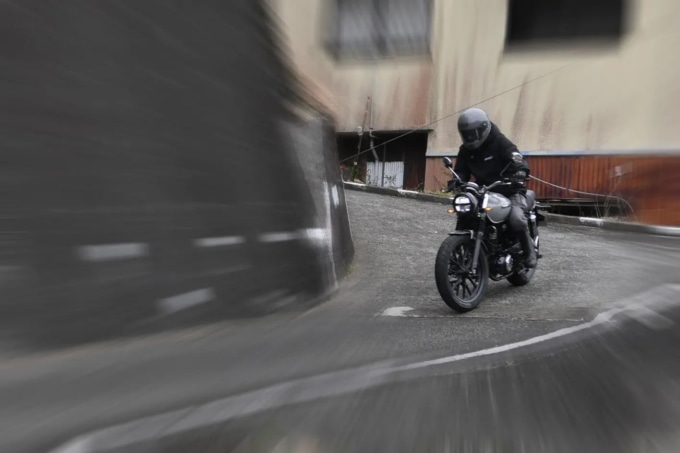 バイクで『立ちゴケ』しやすい「6つの危ういシチュエーション」って?