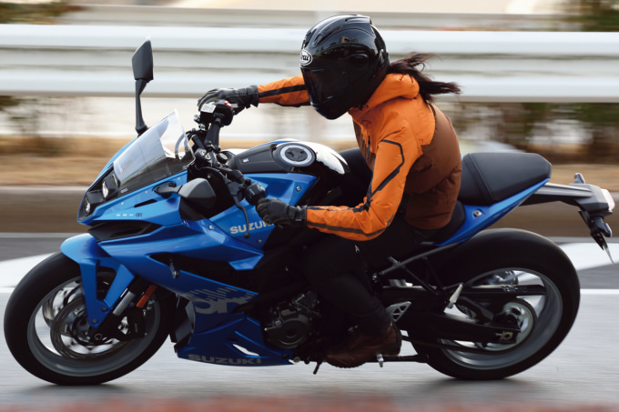 LSB2024_SUZUKI GSX-8R_C