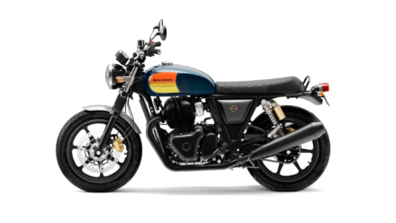 エンジンやマフラーがブラックアウトされたDarkグレードがカッコいい！　ロイヤルエンフィールド INT650発売中
