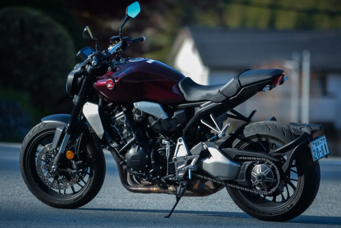 最も乗りやすい大型スポーツバイク?『CB1000R』は生粋のSS乗りも納得のストリートファイター