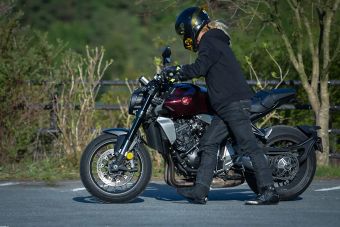 最も乗りやすい大型スポーツバイク?『CB1000R』は生粋のSS乗りも納得のストリートファイター