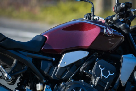最も乗りやすい大型スポーツバイク?『CB1000R』は生粋のSS乗りも納得のストリートファイター