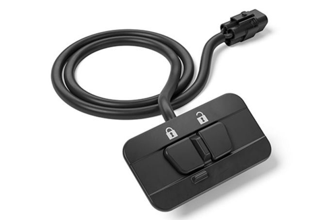 2503TS新製品ワイズギアTRACER9 GT_06