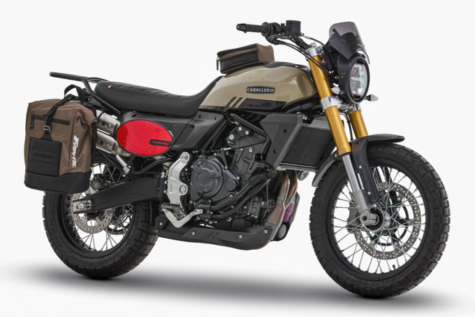2502新車スクランブラー700DTRAVEL_メイン