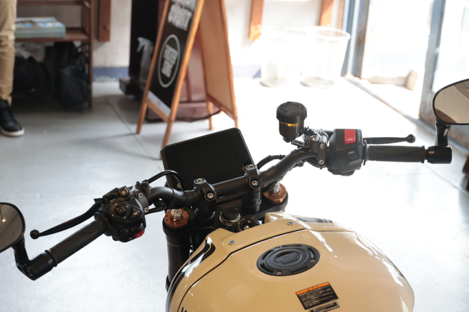 2503新車XSR900_02