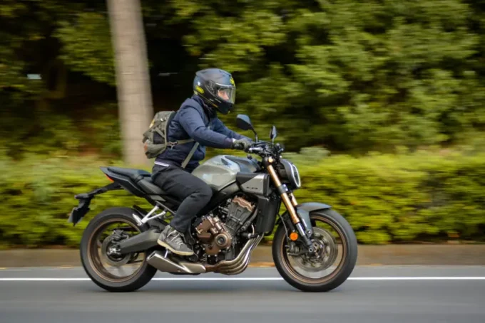 大きなバイクに疲れた元大型ライダーが「Honda E-Clutch」で体感したある異変とは?「バイクの概念が変わりました」