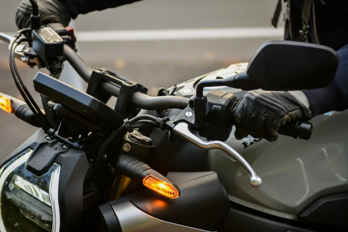 大きなバイクに疲れた元大型ライダーが「Honda E-Clutch」で体感したある異変とは?「バイクの概念が変わりました」