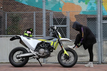 バイクも街歩きも快適！ 最強防水シューズ「パラディウム PAMPA HI SEEKER2 LT＋WP＋」の魅力に迫る