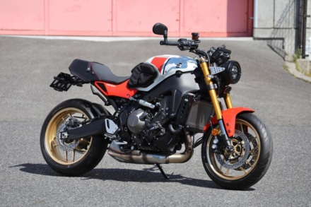 2025年モデルで深化したXSR900が登場！純正アクセサリーパーツも徹底紹介