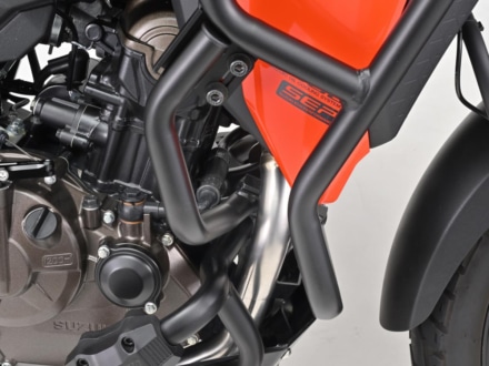 Vストローム250SXにヨシムラ製マフラーとパイプエンジンガードを同時装着するためのアイテム登場