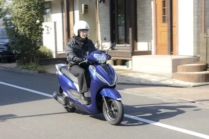 免許取り立ての女性ライダーが「スーパーカブ110」と「リード125(LEAD125)」に乗ってみた感想は都内の普段遣いにベストな選択