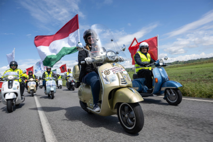 ベスパ生誕80周年を祝うイベントが2026年イタリア・ローマで開催