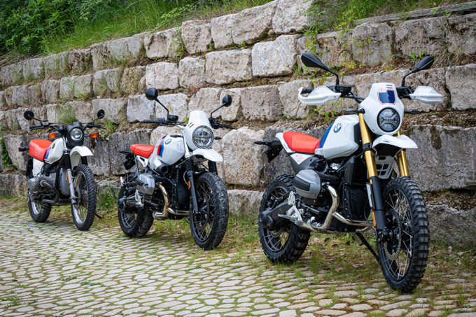 BMW R12 G/S 初代R80 G/S(左)、R nine TアーバンG/S(中)も展示