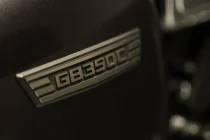 正式発表『GB350 C』の日本仕様すべて見せます! この重厚感……もはや400ccクラスのバイクじゃない!?Honda2024新車ニュース】