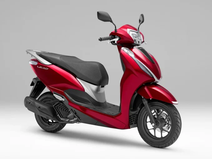 【新車】シート下スペース約37Lでスマートキー&USBソケットも標準装備! 125ccスクーター『LEAD 125(リード125)』がニューカラー2色追加で新発売!【Honda2025新車ニュース】