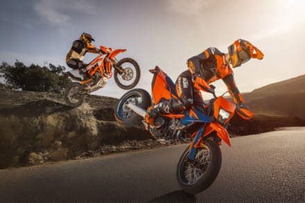 【KTM新車情報】690 SMC Rと690 ENDURO R進化｜クラス最強ビッグシングルの現在地