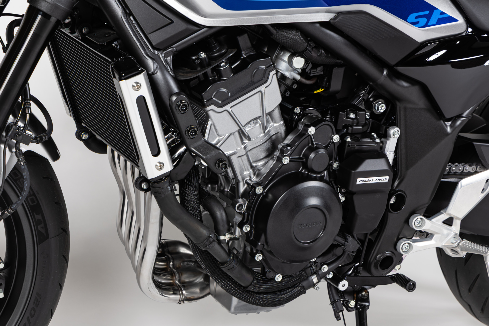 CB400SF_E-Clutch